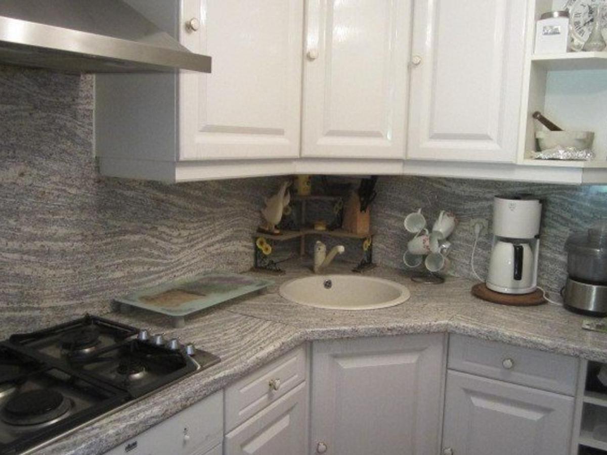 Appartement Cosy Avec Terrasse Et Parking, A 2 Pas De La Plage De Saint-Clair - Menage Inclus - Fr-1-251-12 Le Lavandou Dış mekan fotoğraf